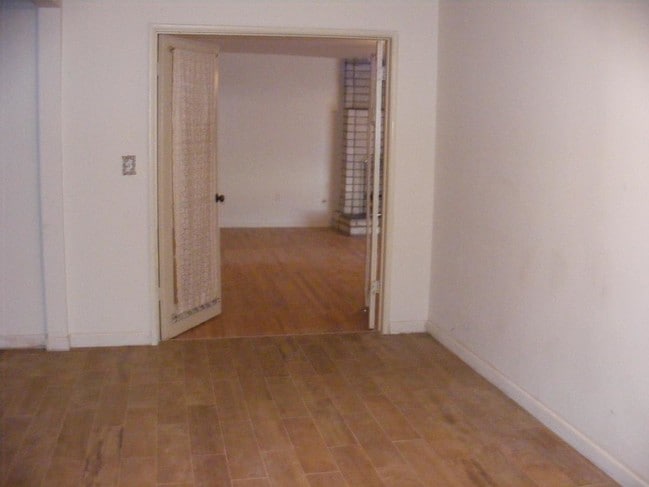 Entrance to Bonus Room - 15252 Devonshire St