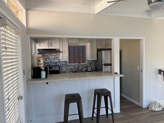 Photo - Fantastic updated studio with ocean views from patios