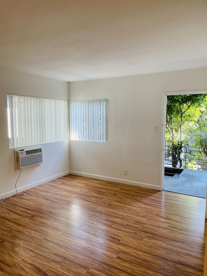 Westwood Plaza Apartments - Westwood Plaza Apartments