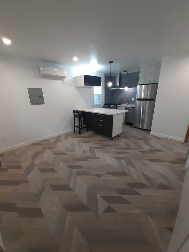 Photo - 5007 W 12th St