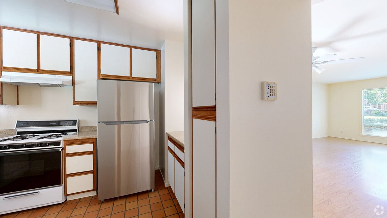 3D Tour - Broadway Village