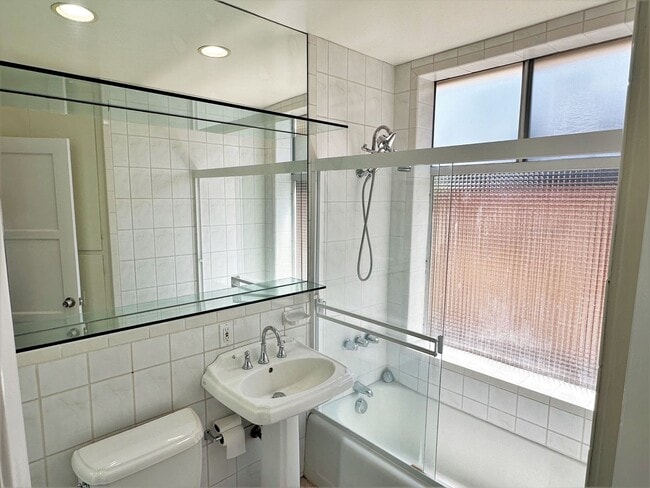 Photo - Charming 2+1 PDR hills home w/ large lot. Jacuzzi, decks, fireplace, view, walk to the beach!
