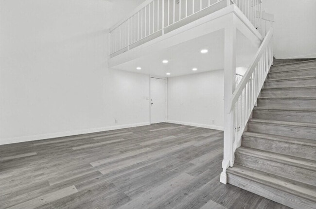 Building Photo - 4925 Indian Wood Rd Unit 478