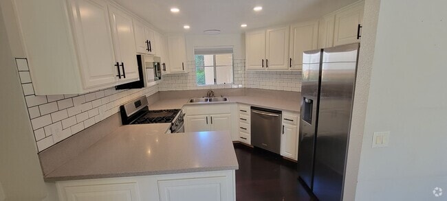 Building Photo - SANTEE TOWNHOME- 2 CAR GARAGE- Available 6...