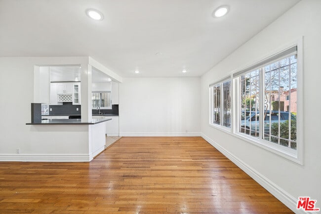 Photo - 112 S Detroit St Unit 112