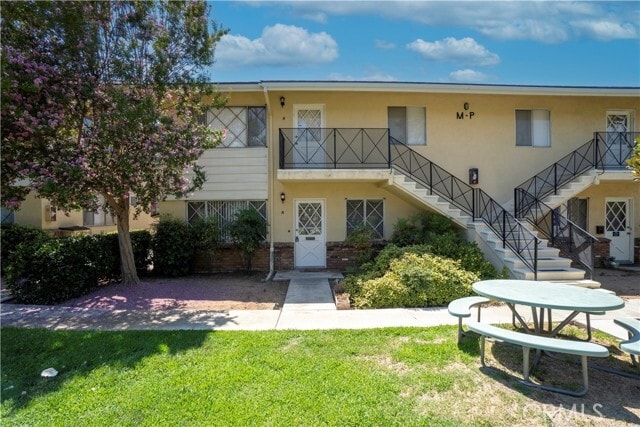 Photo - 534 Roosevelt Rd Apartment Unit M