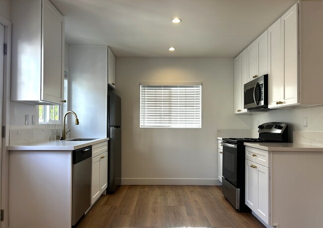 Photo - 10435 Ashton Ave