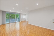 living room - 4915 Tyrone Ave Unit 215