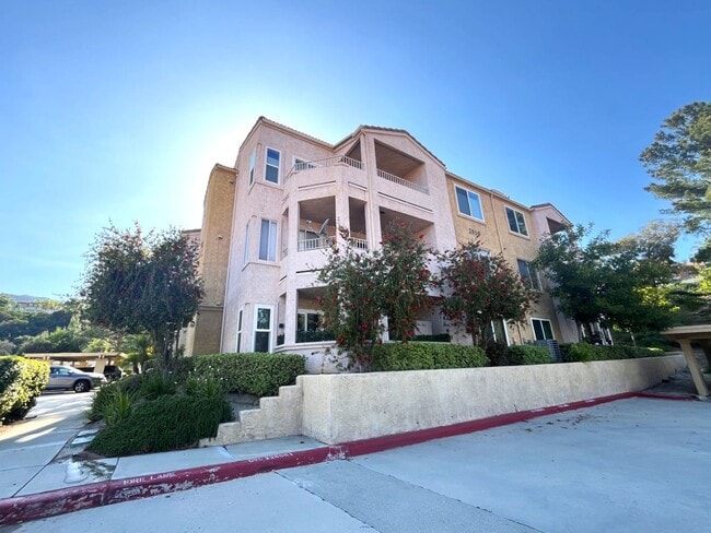 Building Photo - 2 bed, 2 bath located in Corona, CA! Unit 104