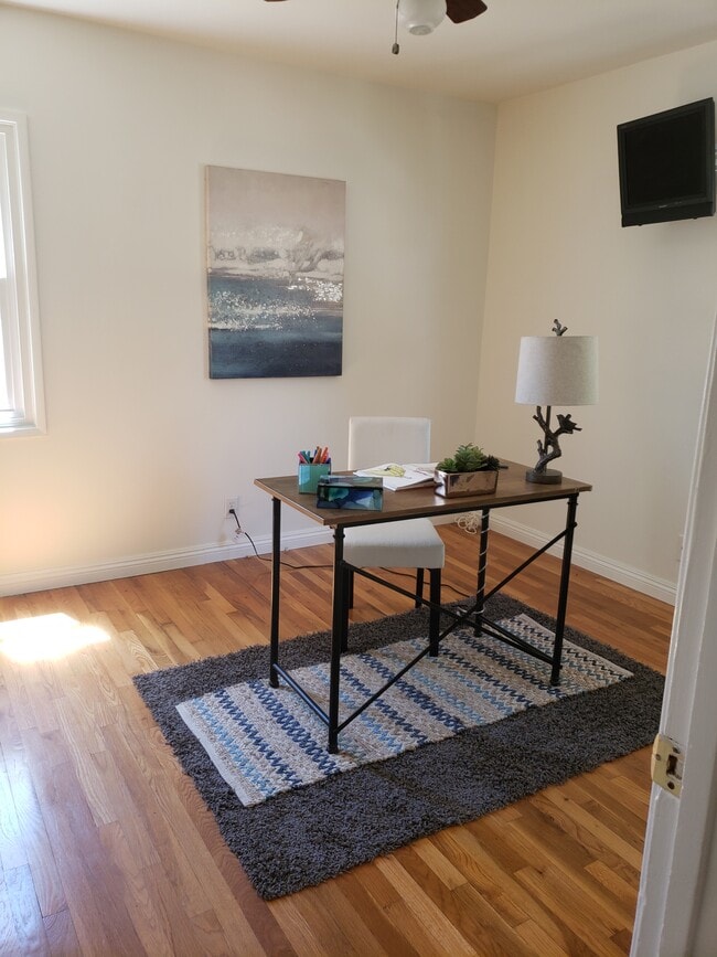 Room 2 - 17832 Rhoda St House