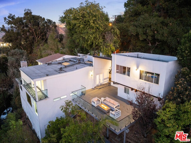 Building Photo - 3541 Multiview Dr