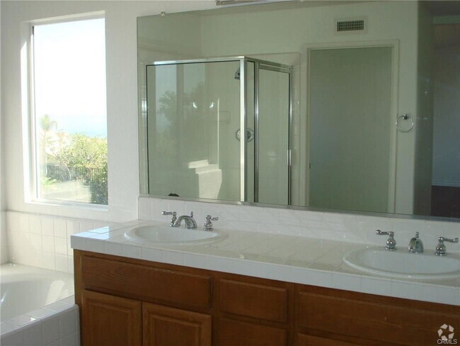 Building Photo - 11774 Oakhurst Way Rental