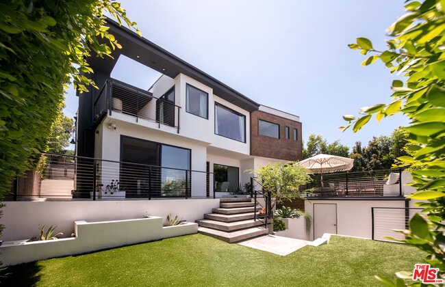 Building Photo - 3606 Berry Dr