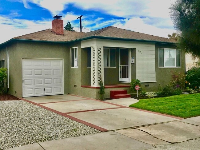 Building Photo - 4930-4930 Sawtelle Blvd Unit 4922