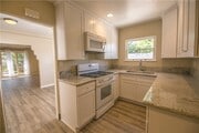Photo - 711 W 6th St Apartment Unit 3