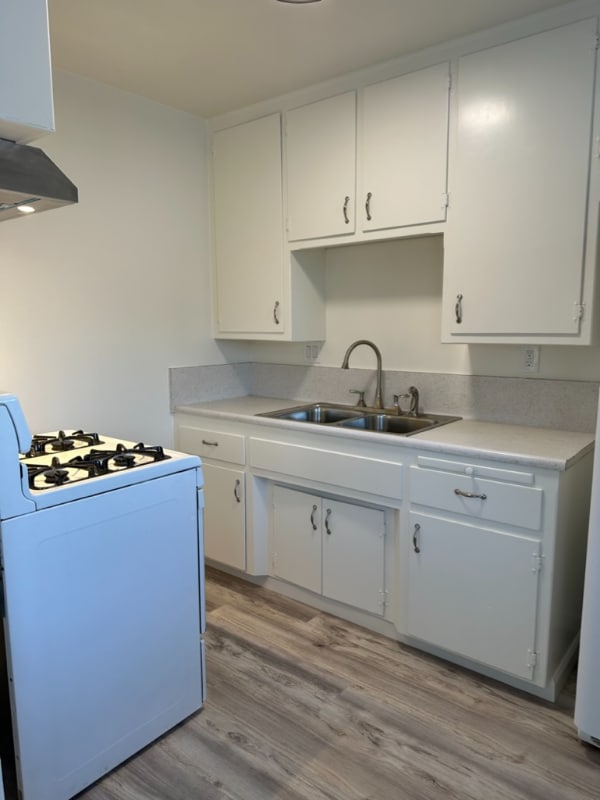 Photo - 96 N Oak Ave Unit 4