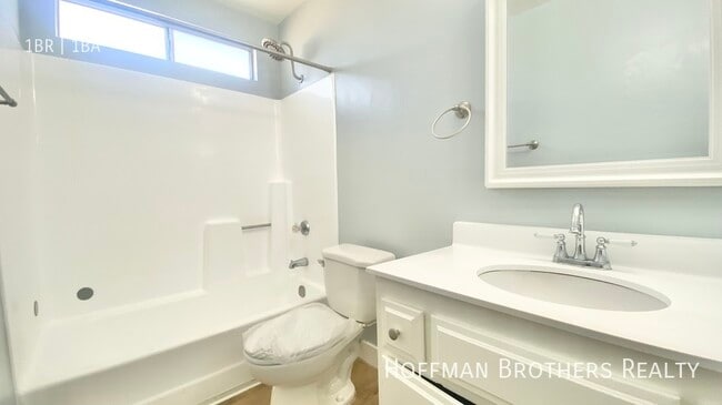Photo - 662 W 12th St Unit 104