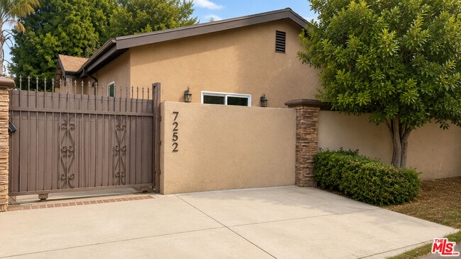 Building Photo - 7252 Glade Ave
