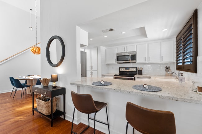 Photo - 526 Via De La Valle