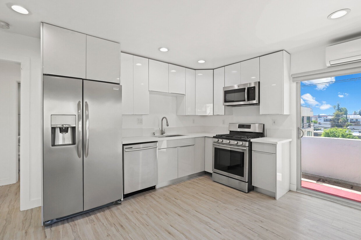 Floor Plan - 2BD x 1BA 