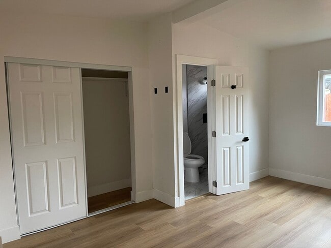 Photo - COL4251-53 Unit COL4253-ADU