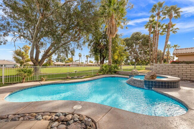 Photo - 49620 Lincoln Dr