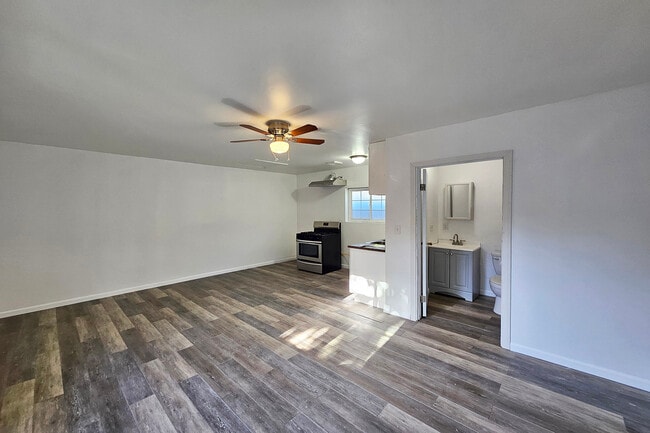 Photo - 19759 Roscoe Blvd