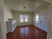 Photo - 522 W Florence Ave