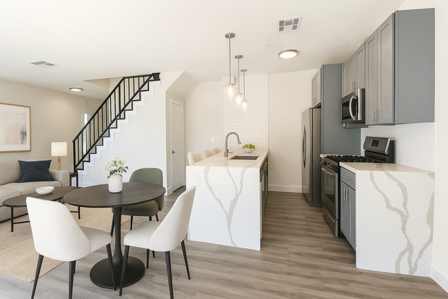 Photo - 6941 Hazeltine Ave Unit 3