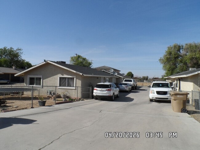 Building Photo - 16552 Vine St Unit #2
