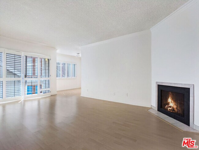 Photo - 1538 11th St Unit 9