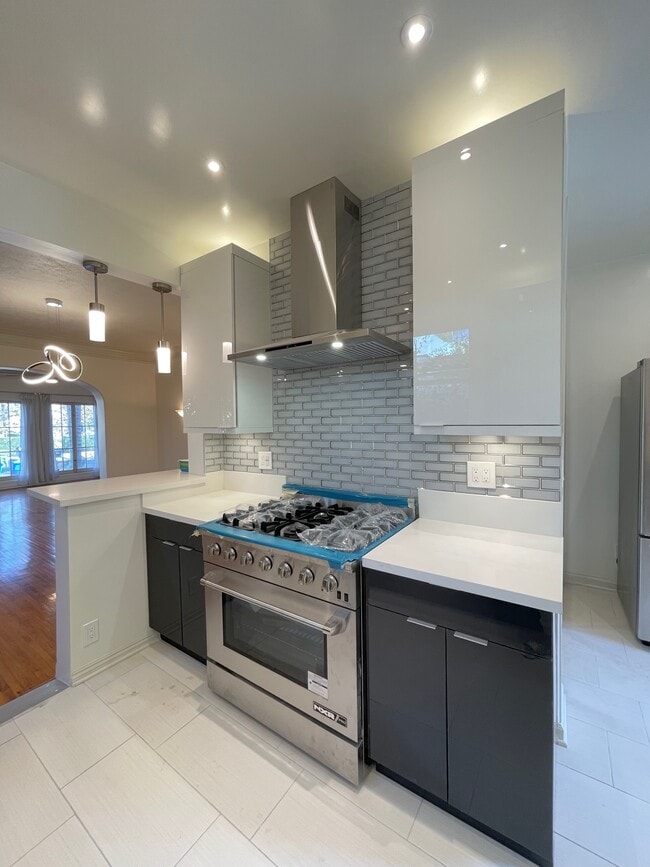 Photo - 1035 Meadowbrook Ave