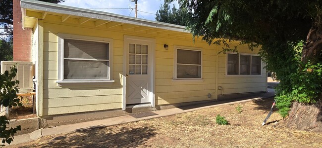 Building Photo - Quaint Yucaipa Home on Large Lot