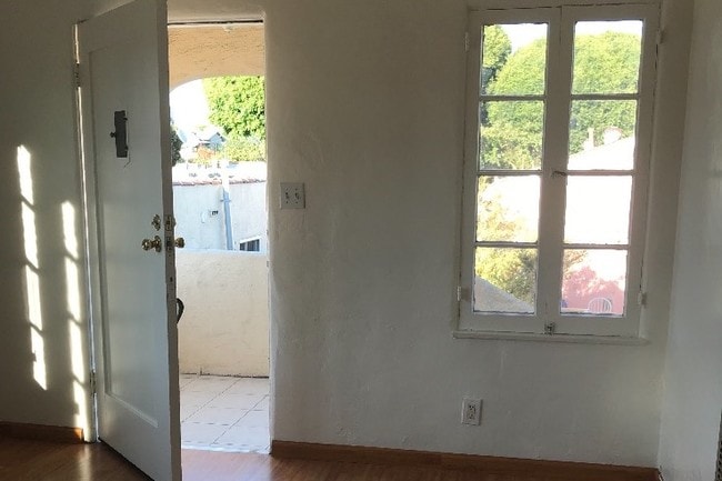 Photo - 3120 Broadway Unit 3120B