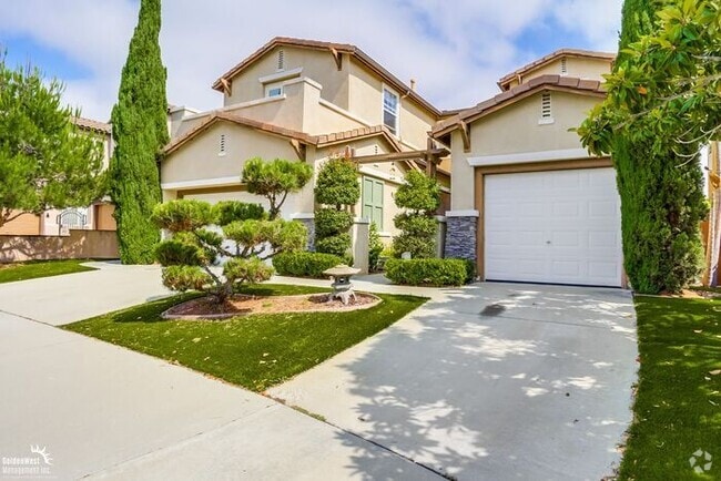 Building Photo - Impeccably Designed 4Bdm 4Ba Home in Desir...