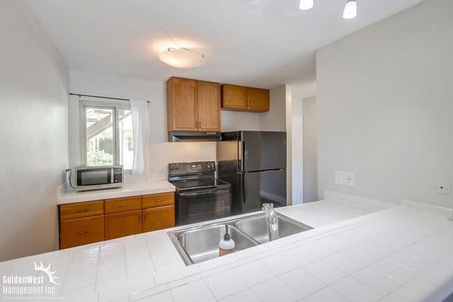 Photo - Stylish 2Bdm 1Ba Condo in Gated Clairemont Mesa Community!