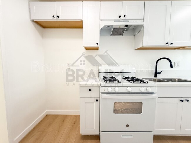 Photo - 7339 Woodman Ave Unit 8