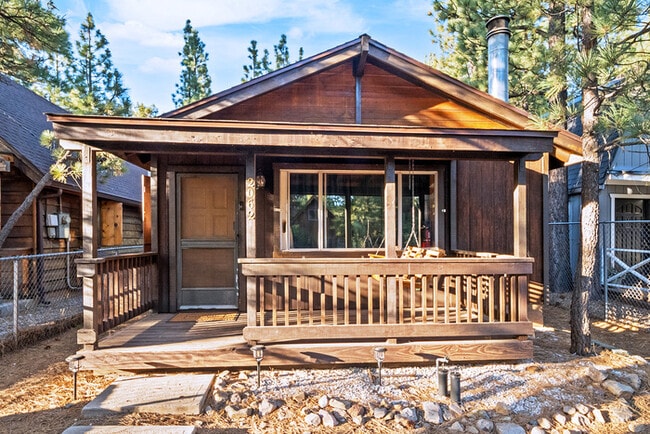 Building Photo - Charming 2 Bedroom Home in Erwin Lake