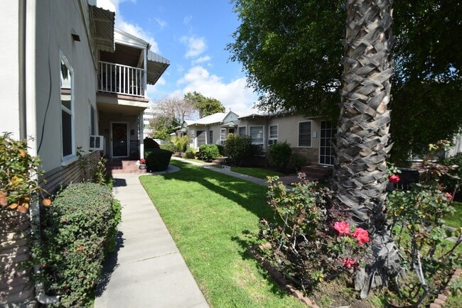 Photo - 10839 Moorpark St Apartment Unit 37.5