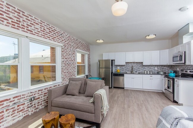Photo - 412 S Lake St Apartment Unit 402