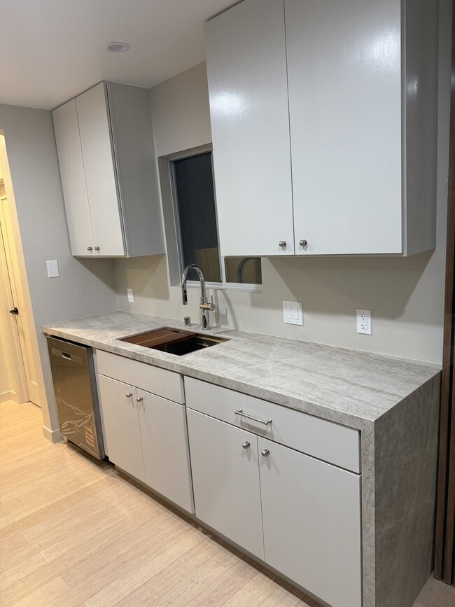 Photo - 422 E Fairview Blvd Unit 422 1/2
