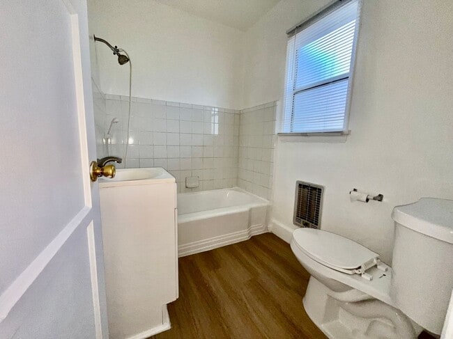 Photo - 2501 Venice Blvd