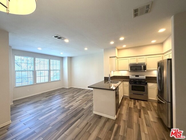 Photo - 27030 Victoria Ln