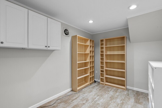 Photo - 7650 Topanga Canyon Blvd