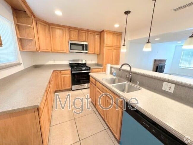 Building Photo - 13552 Poppy Pl Rental