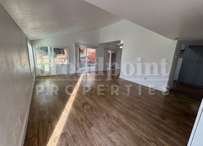 Photo - 522 Charlotte Dr