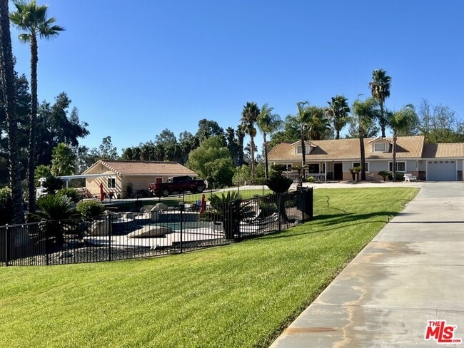 Photo - 37200 Glen Oaks Rd