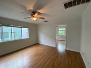 Photo - 5540 Franklin Ave