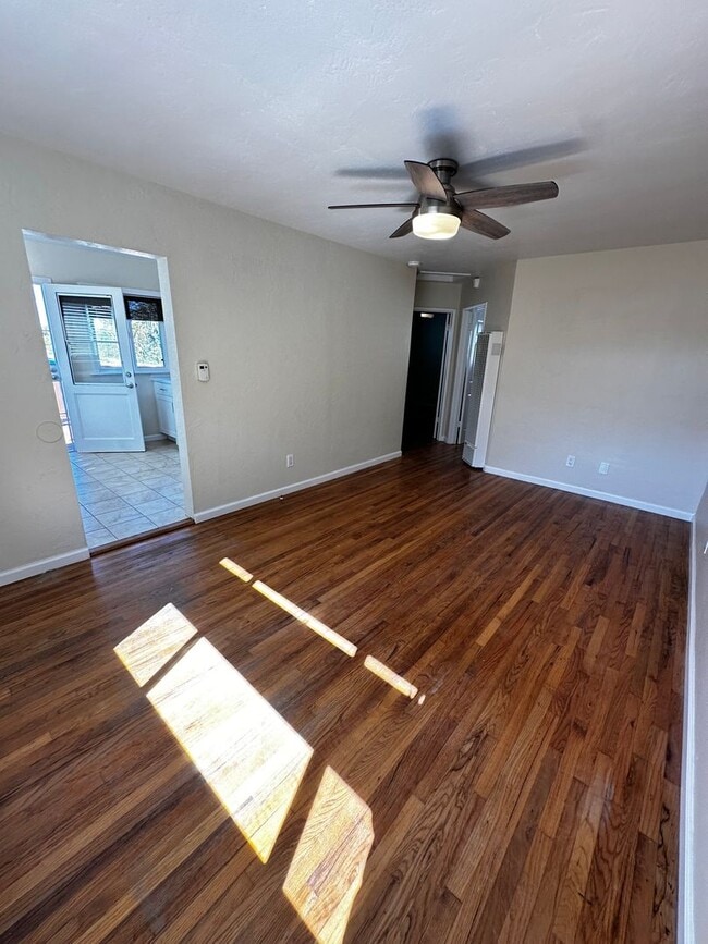 Building Photo - SILVER STRAND BLVD DUPLEX Unit 603