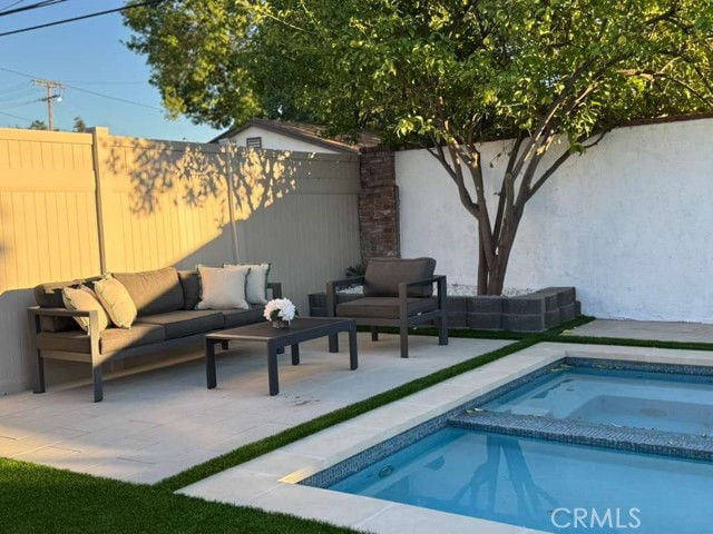 Photo - 23010 Hartland St